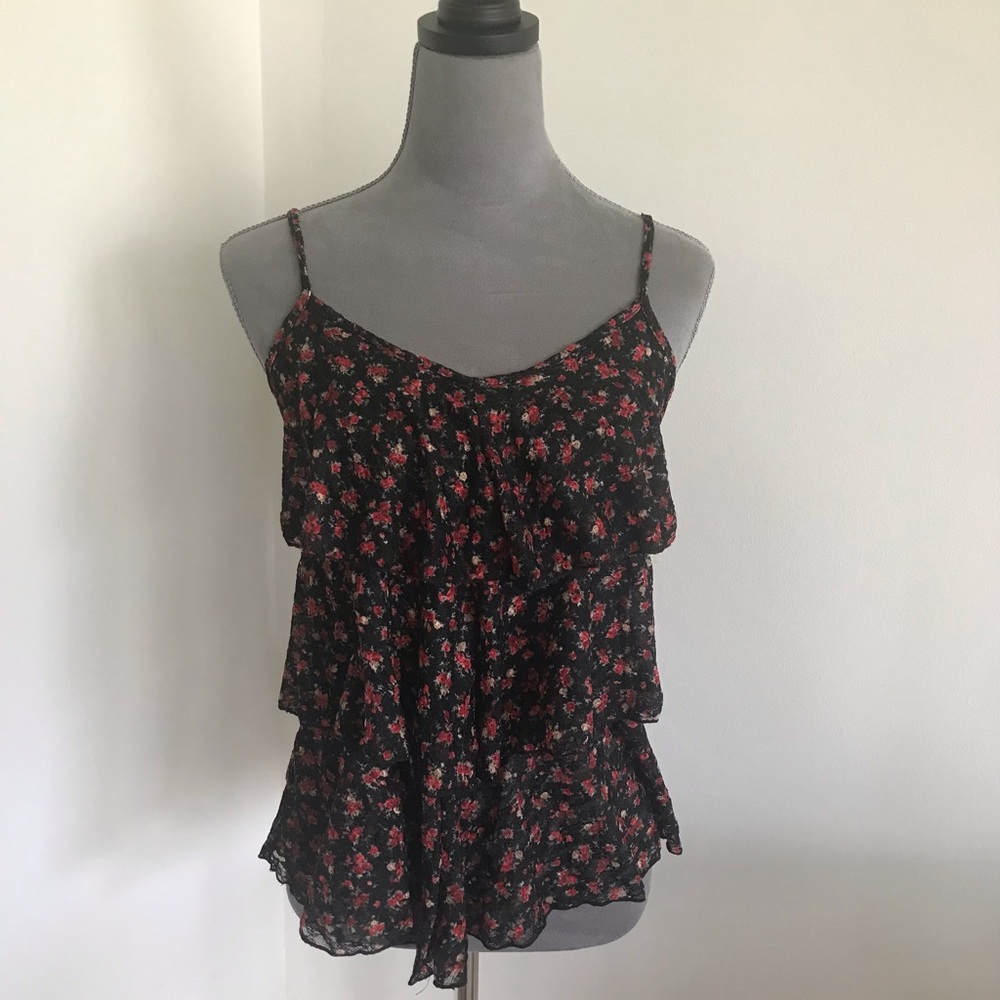 Top 10 ruffles tank top. Size S